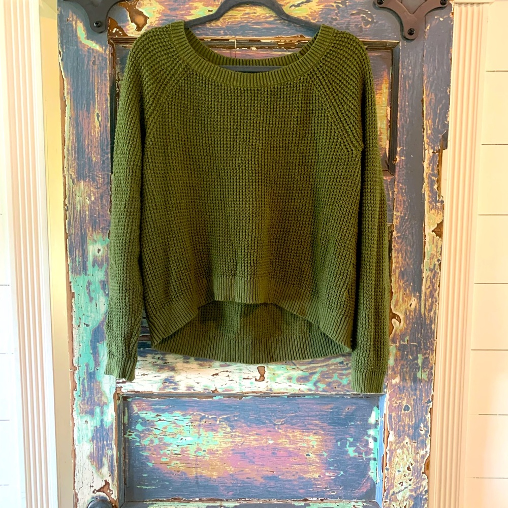 Old Navy forest green sweater. Beautiful fit, very flattering size large